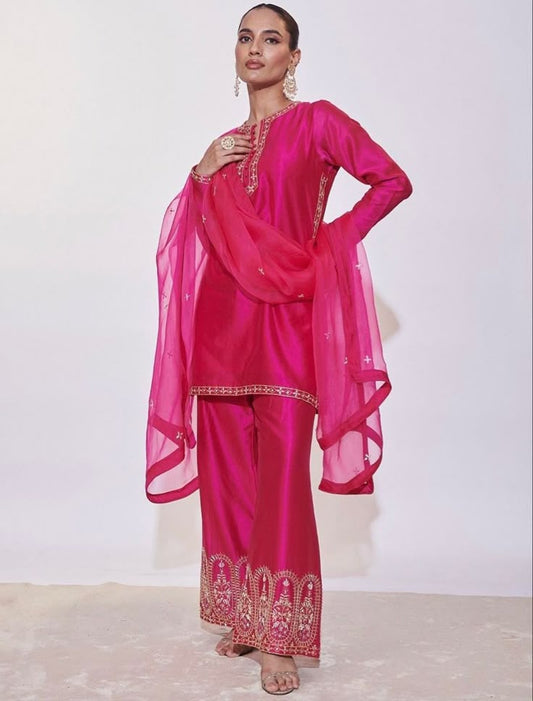 Fuchsia Pink Silk Kurta Set with Handcrafted Zari Embroidery and Heavy Organza Dupatta | Satvik Style
