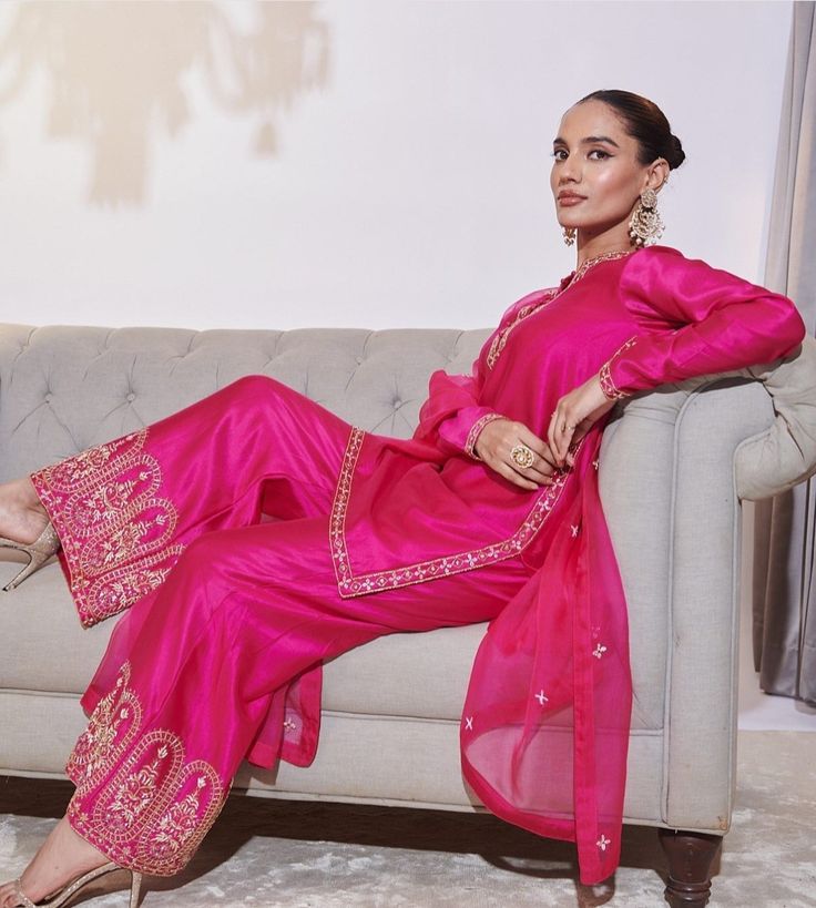 Fuchsia Pink Silk Kurta Set with Handcrafted Zari Embroidery and Heavy Organza Dupatta | Satvik Style
